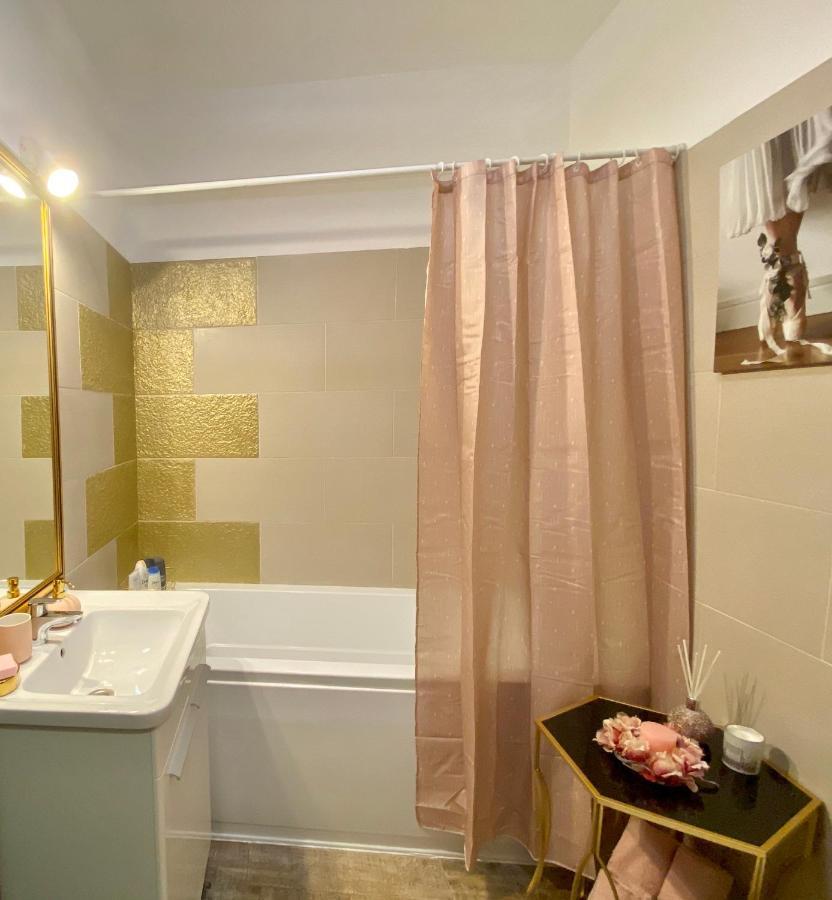 Bucharest Mall Studio Ngoại thất bức ảnh